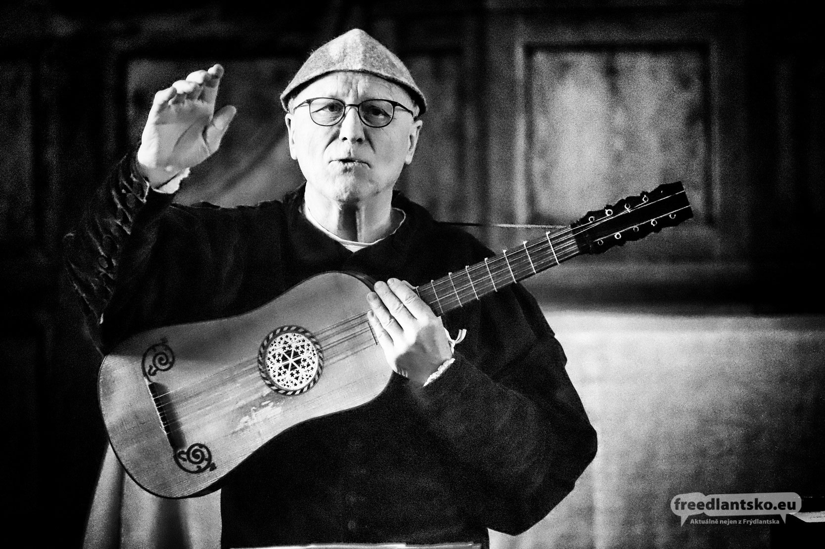 Multiinstrumentalista Tomáš Najbrt nadchnul posluchače ve Frýdlantském výběžku