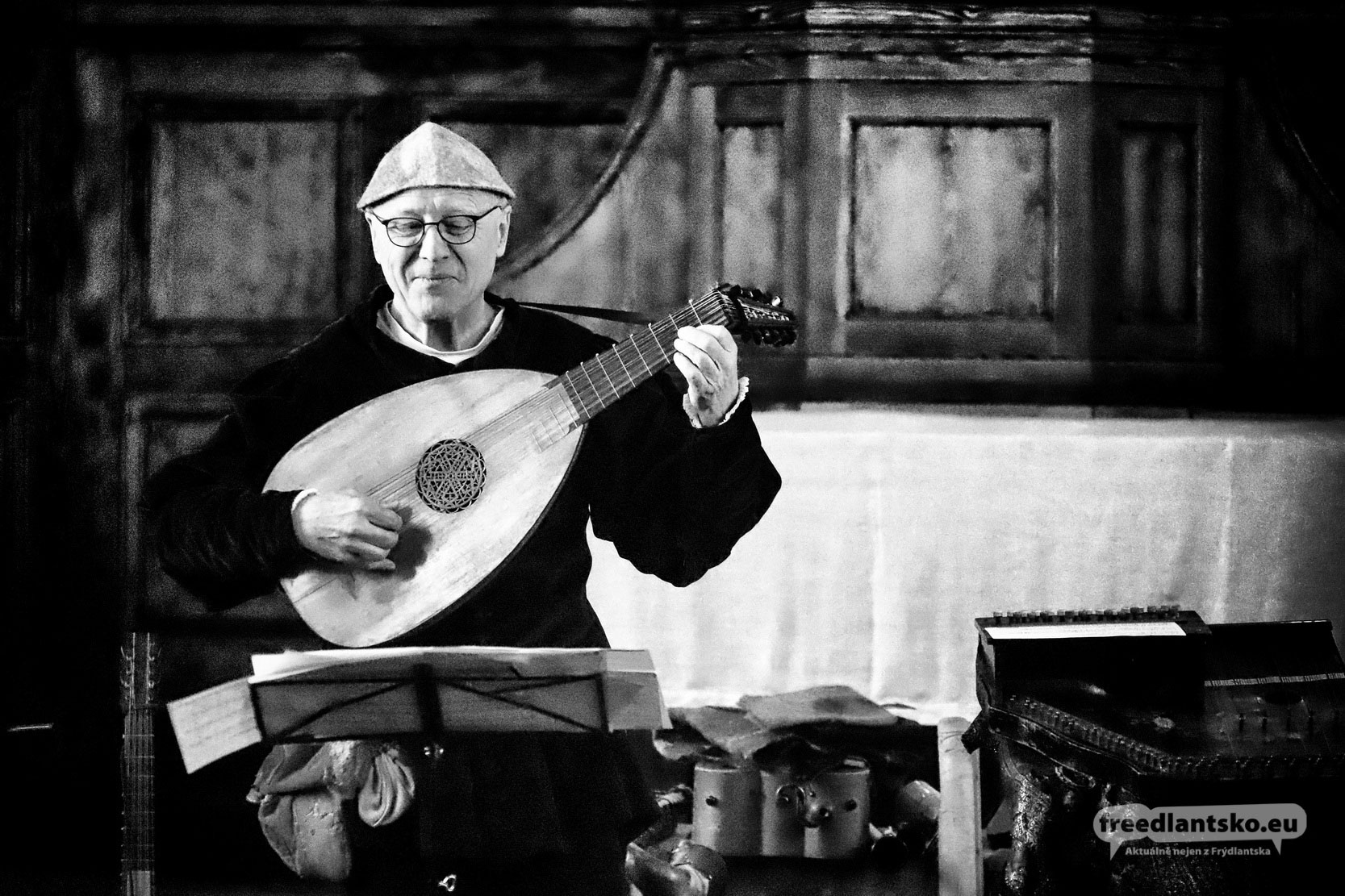 Multiinstrumentalista Tomáš Najbrt nadchnul posluchače ve Frýdlantském výběžku