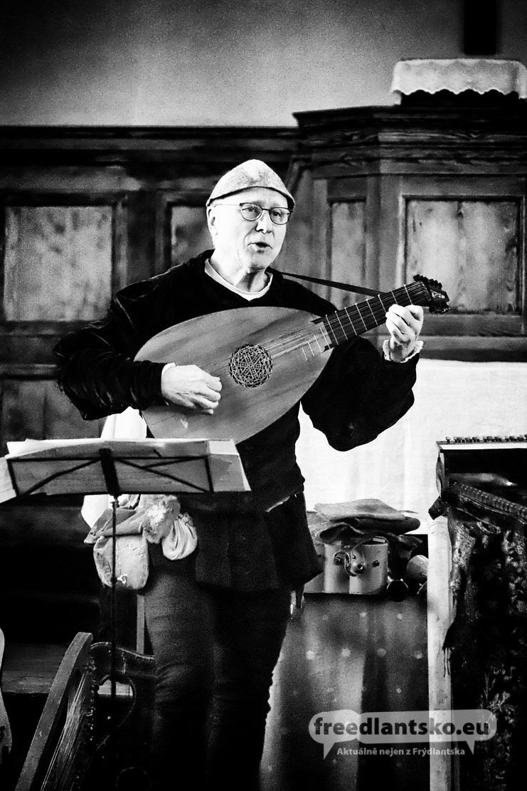 Multiinstrumentalista Tomáš Najbrt nadchnul posluchače ve Frýdlantském výběžku
