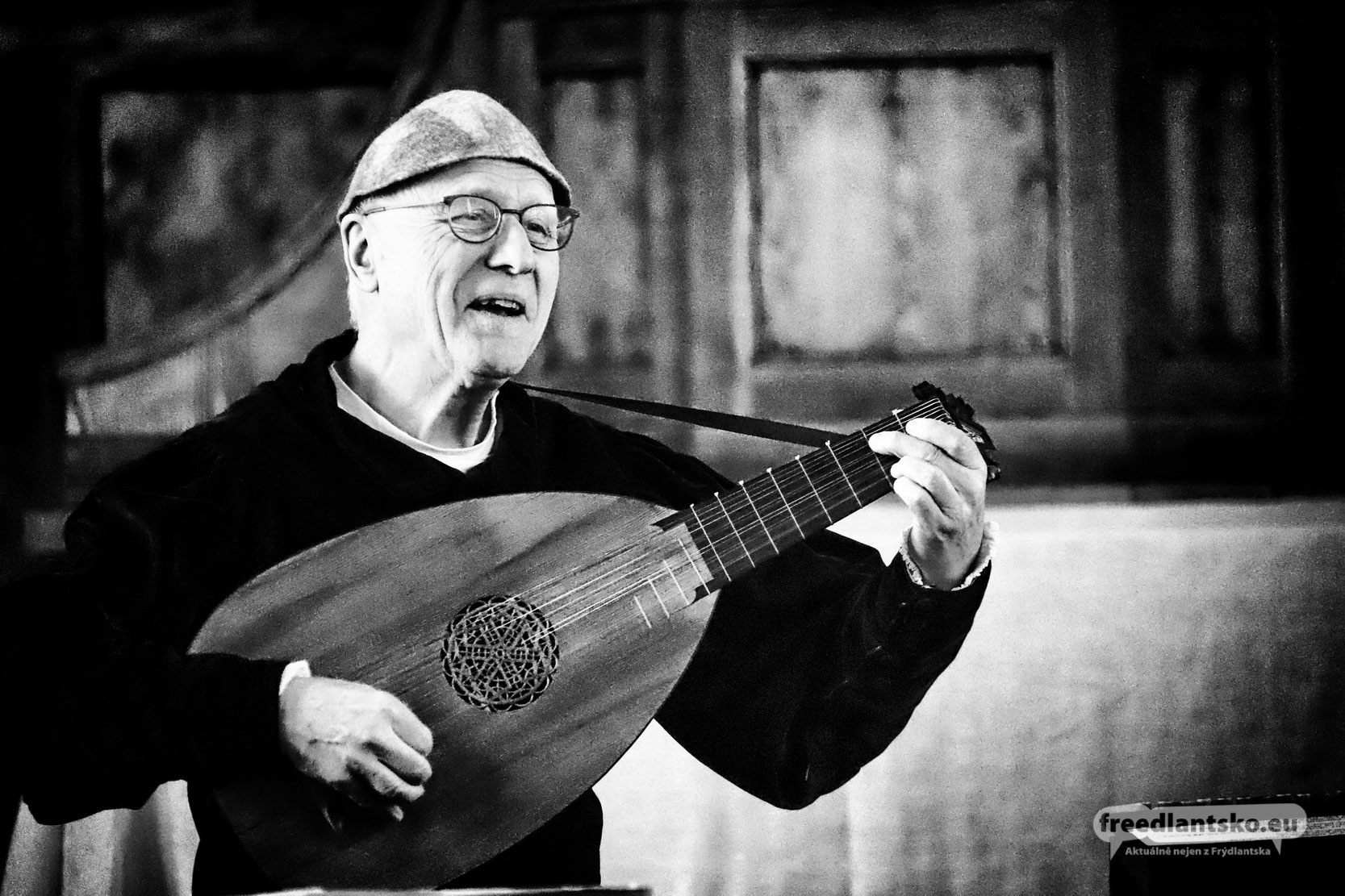 Multiinstrumentalista Tomáš Najbrt nadchnul posluchače ve Frýdlantském výběžku