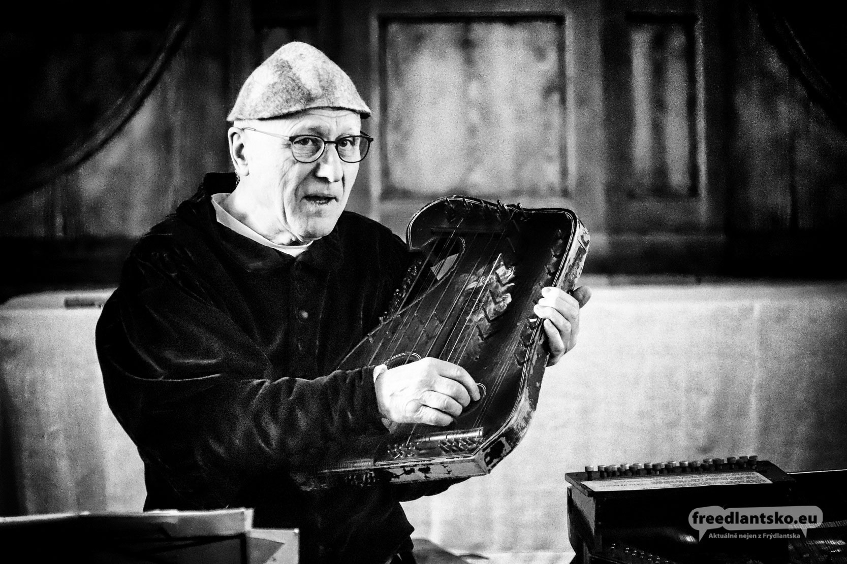 Multiinstrumentalista Tomáš Najbrt nadchnul posluchače ve Frýdlantském výběžku