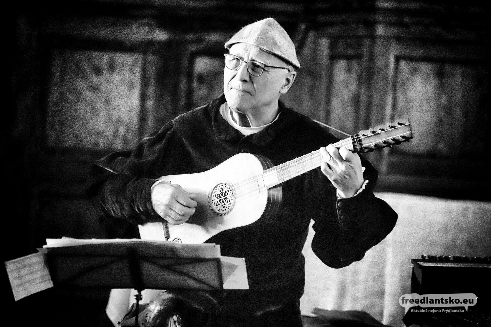 Multiinstrumentalista Tomáš Najbrt nadchnul posluchače ve Frýdlantském výběžku