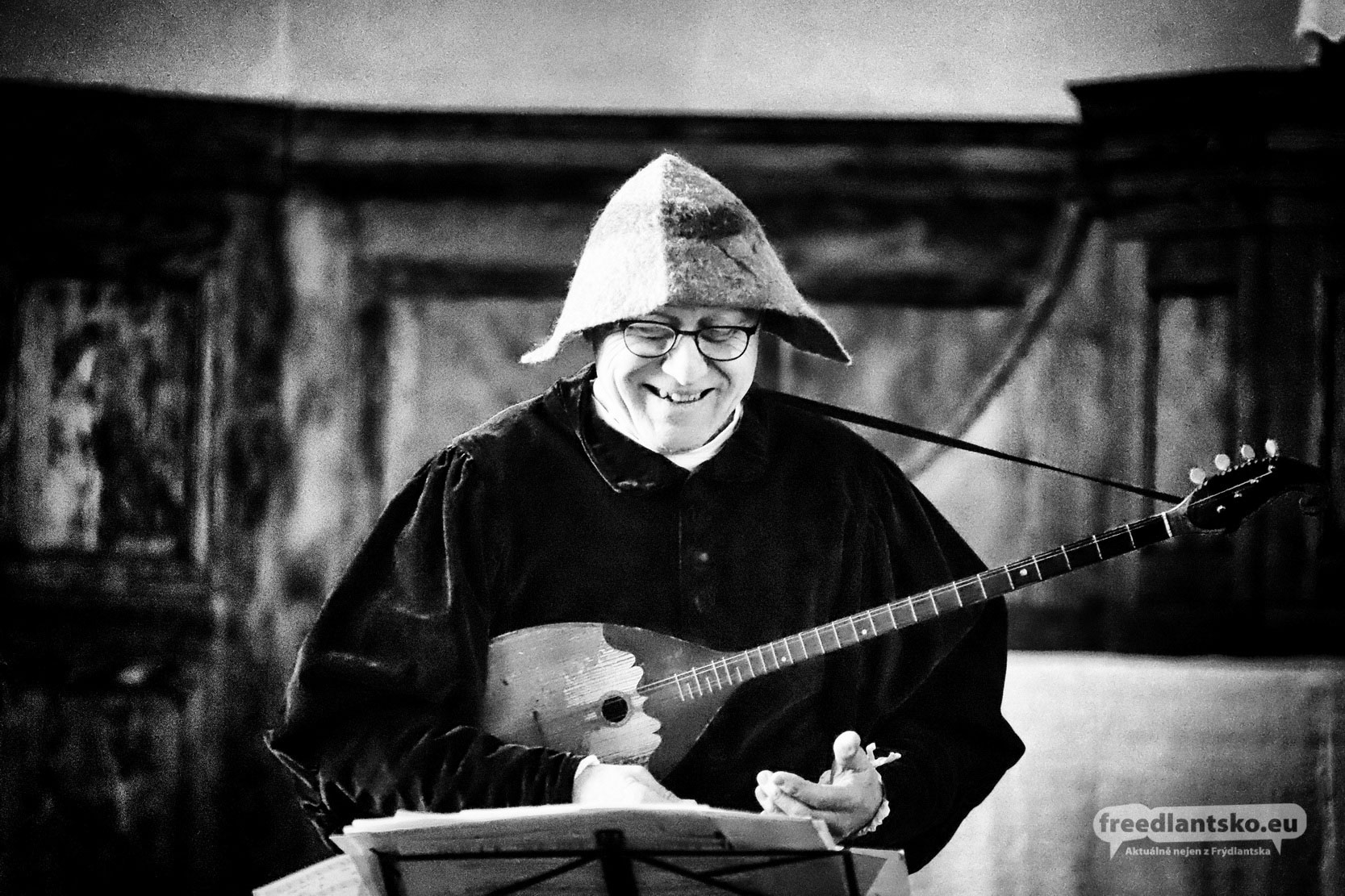 Multiinstrumentalista Tomáš Najbrt nadchnul posluchače ve Frýdlantském výběžku