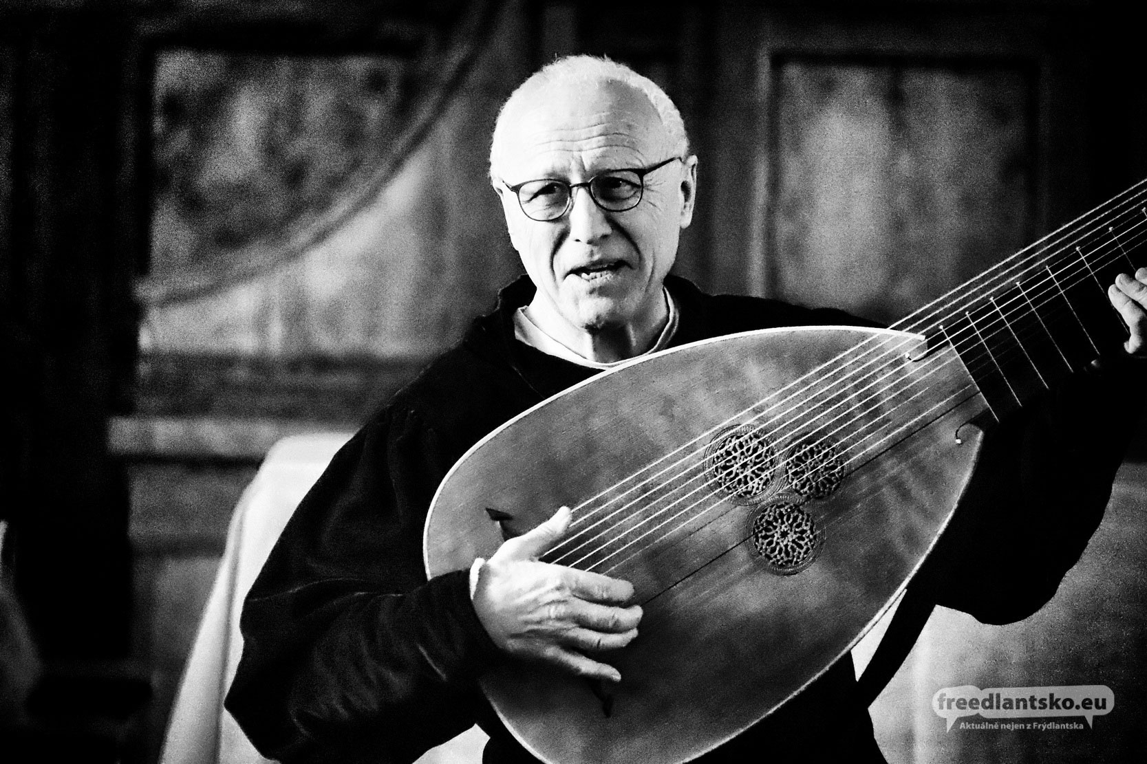 Multiinstrumentalista Tomáš Najbrt nadchnul posluchače ve Frýdlantském výběžku