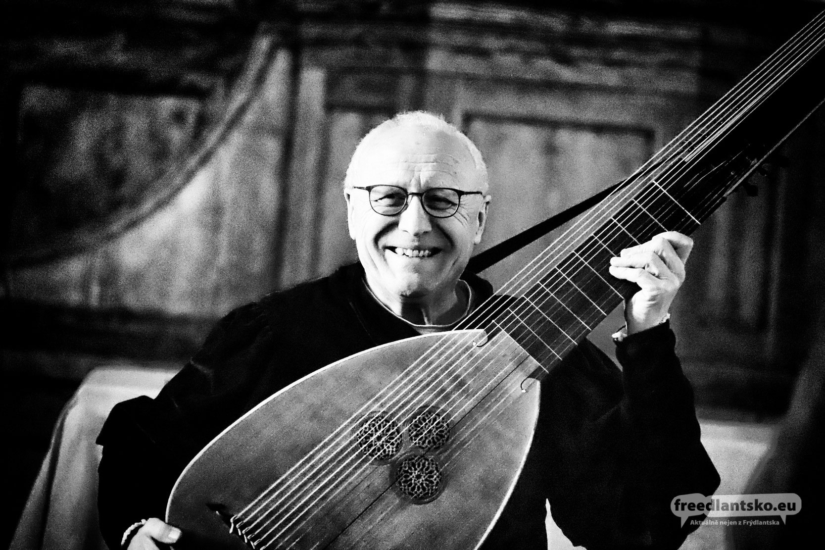 Multiinstrumentalista Tomáš Najbrt nadchnul posluchače ve Frýdlantském výběžku