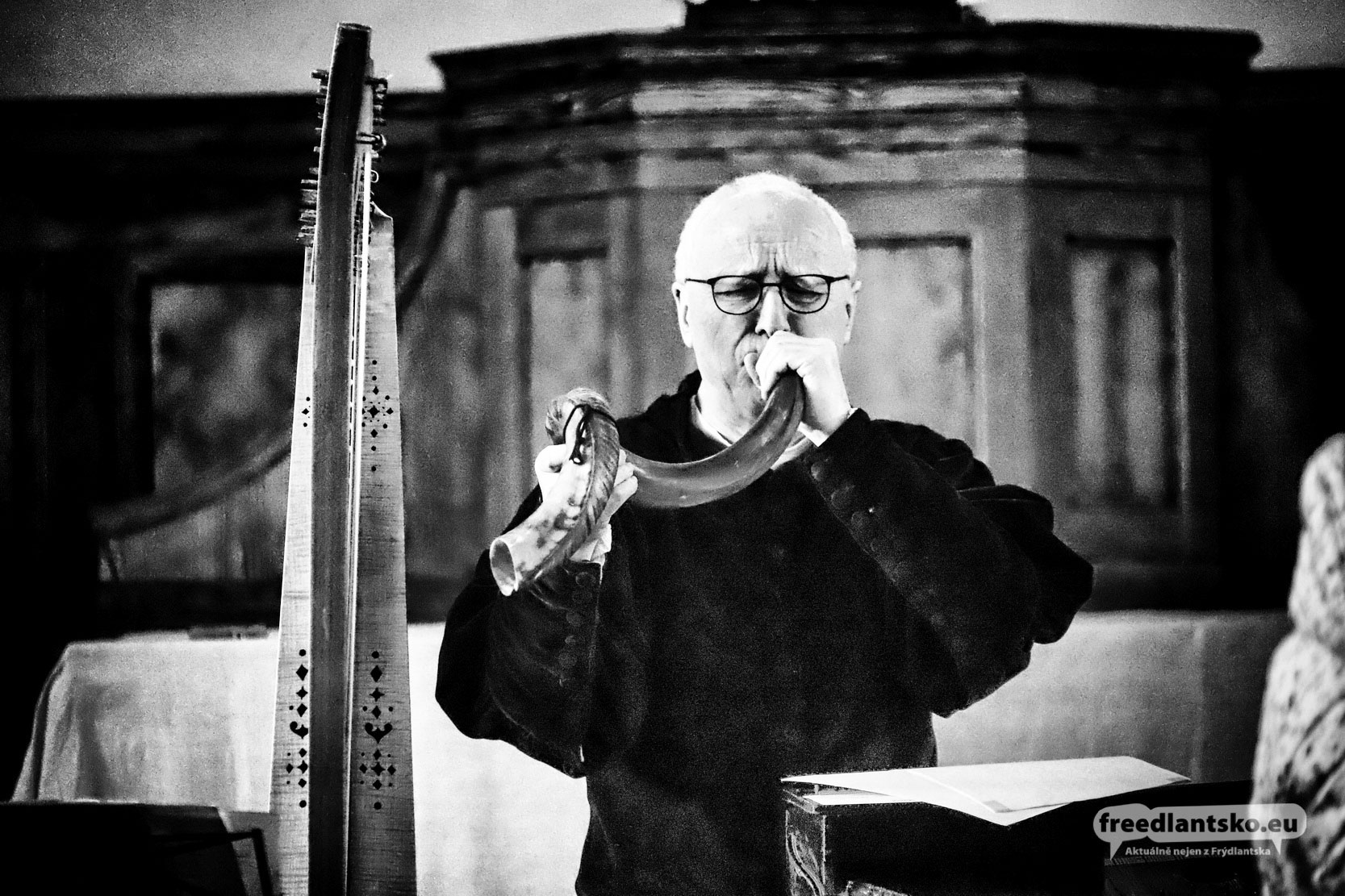 Multiinstrumentalista Tomáš Najbrt nadchnul posluchače ve Frýdlantském výběžku