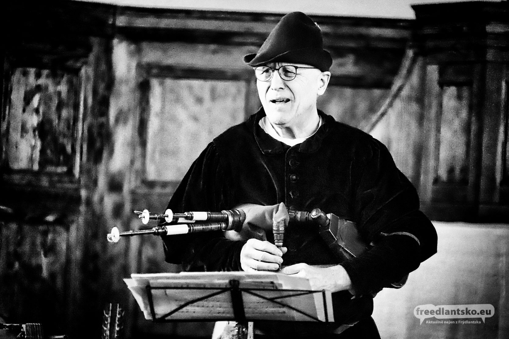 Multiinstrumentalista Tomáš Najbrt nadchnul posluchače ve Frýdlantském výběžku