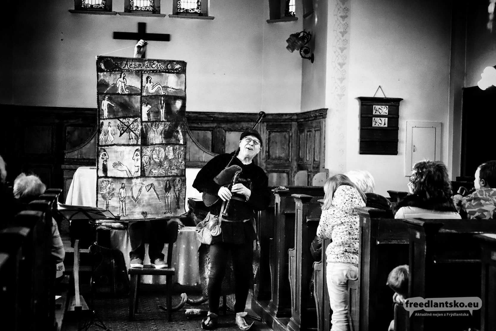 Multiinstrumentalista Tomáš Najbrt nadchnul posluchače ve Frýdlantském výběžku